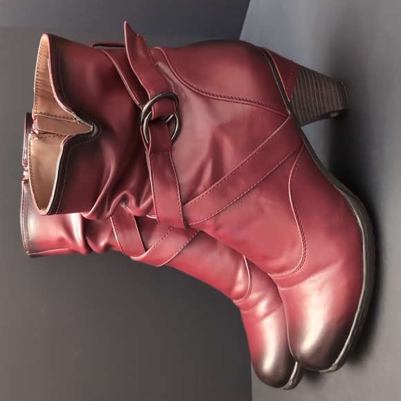 Vangelo Donna Red Heeled Faux Fur Lined Side Zippered Ankle Boots,Size 40. - Picture 2 of 15